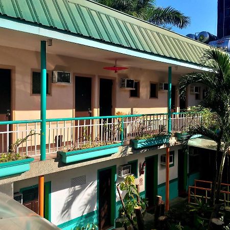 Park Vil-La Apartelle Quezon City Exterior foto