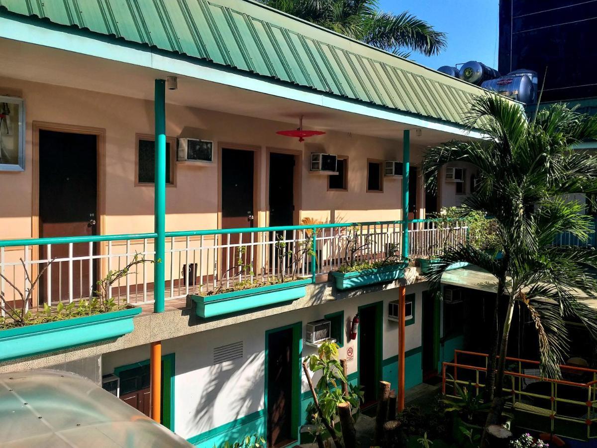 Park Vil-La Apartelle Quezon City Exterior foto